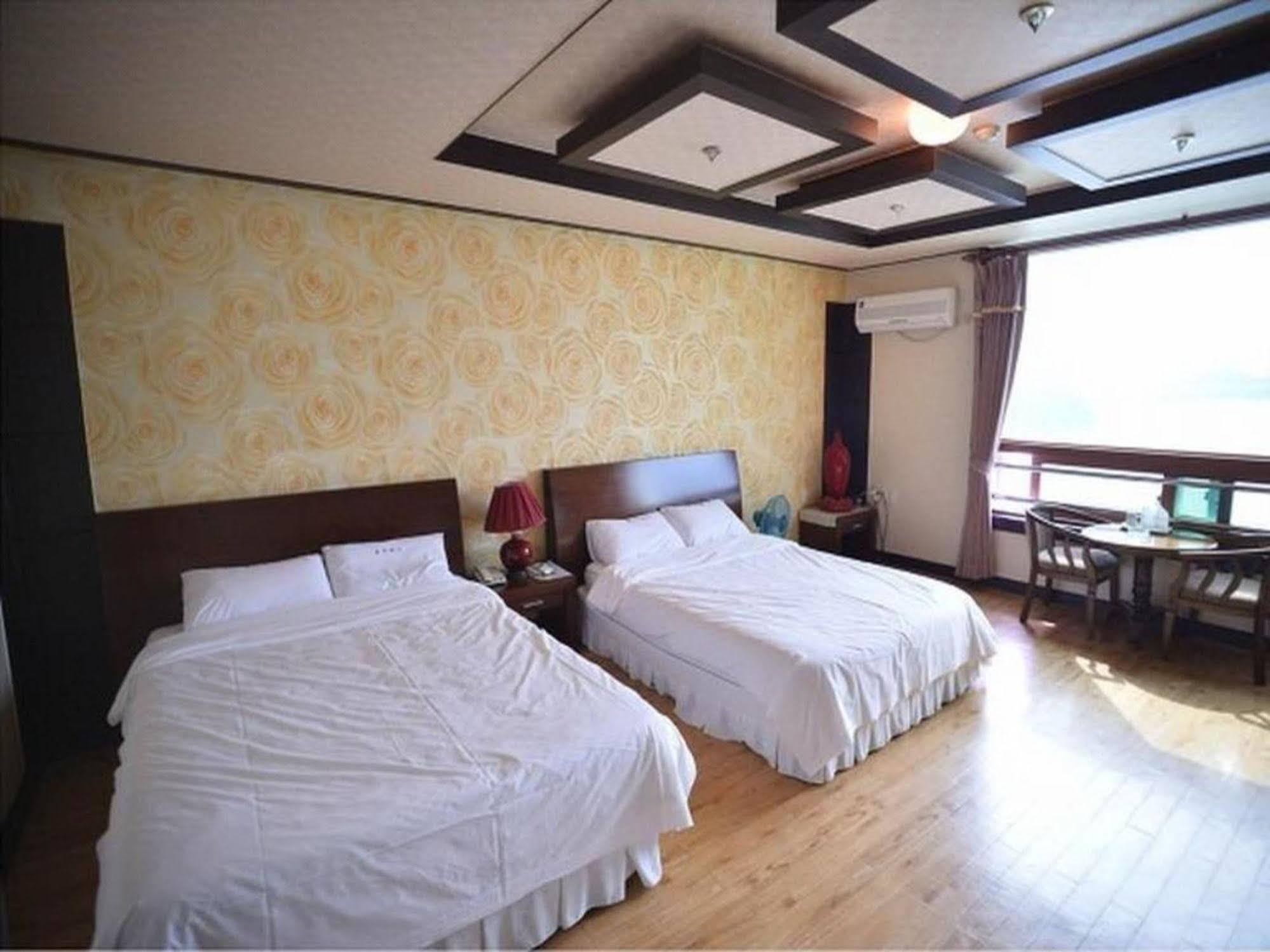 Am Ort Hotel Yeosu Exterior photo